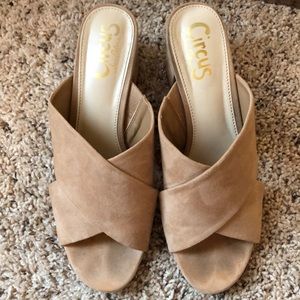 Circus sandal with heel